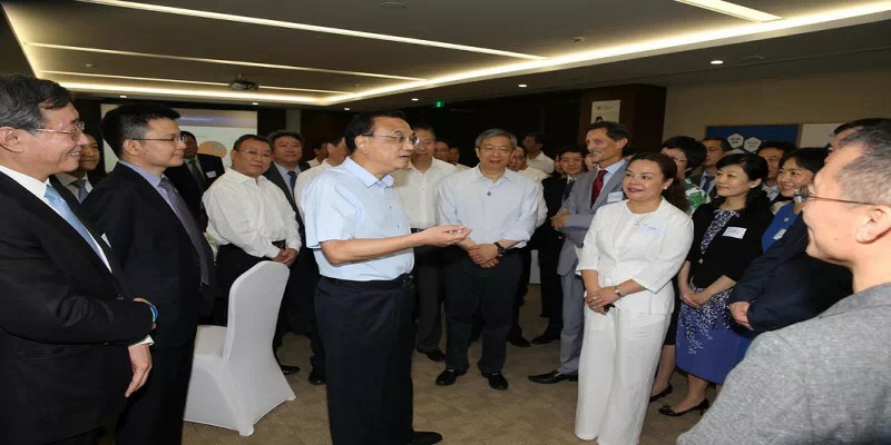 Premier Li Keqiang Visits the IfFP Swiss Wealth Management